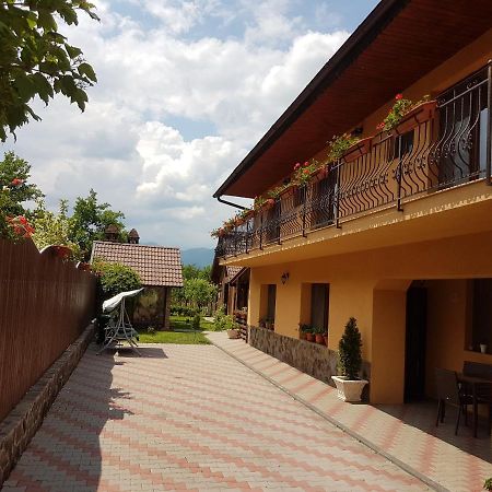 Casa Ovesia Vila Săcele Exterior foto