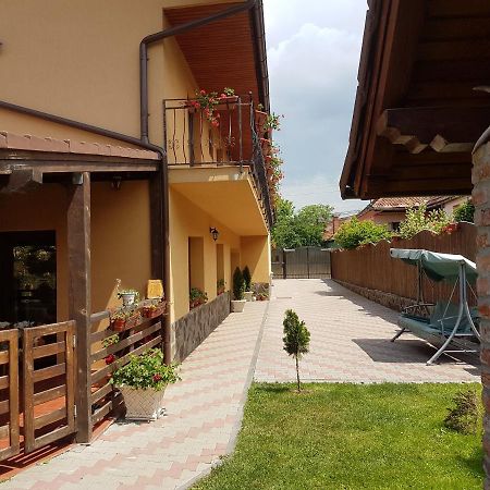 Casa Ovesia Vila Săcele Exterior foto