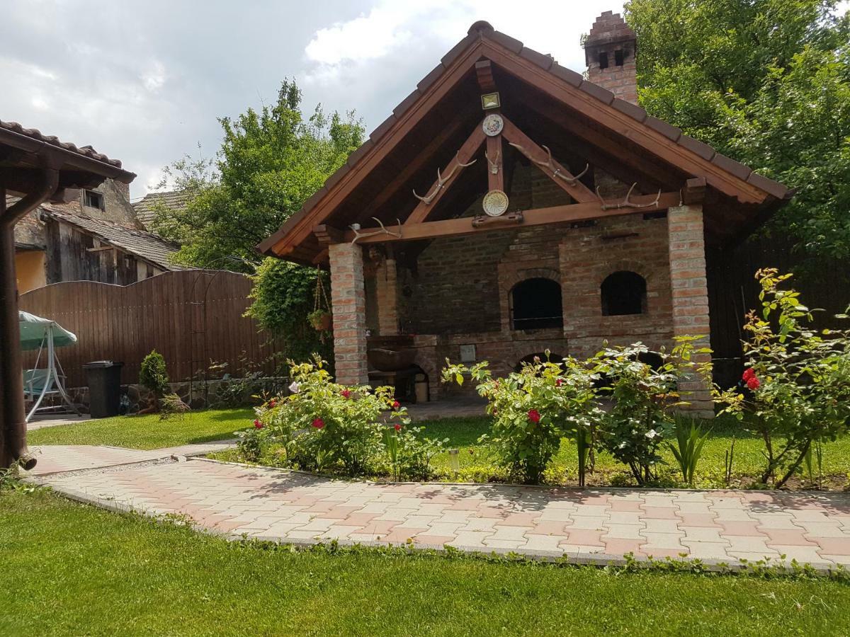 Casa Ovesia Vila Săcele Exterior foto